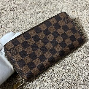 3460 LV zippy long wallet